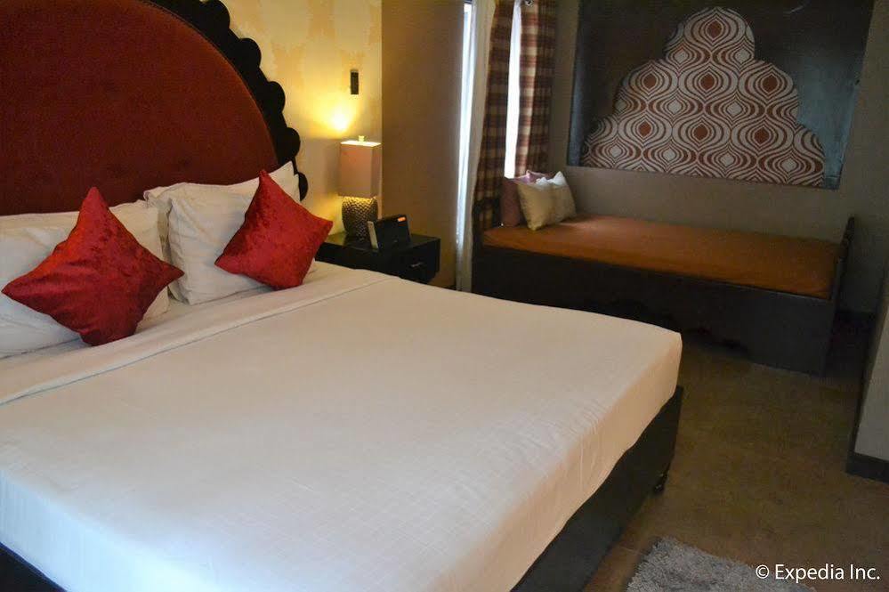 The Theodore Hotel Tagaytay City Exterior foto